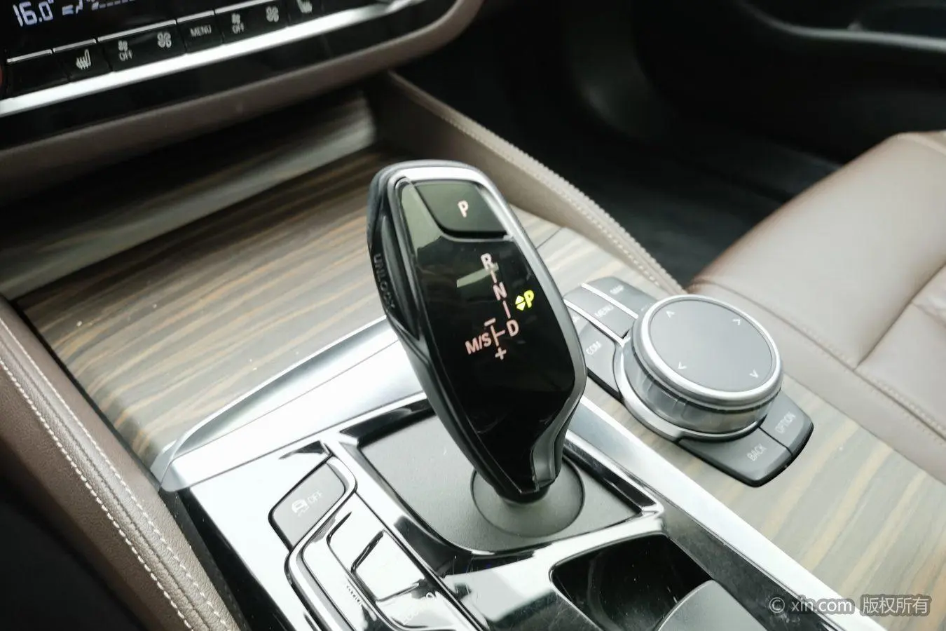 BMW 5 Series PHEV 2019 Facelift 530Le Luxury Package