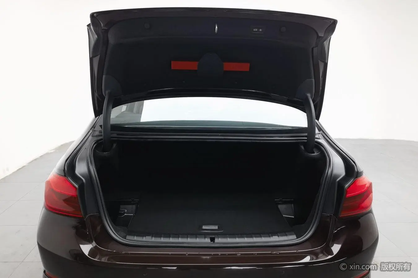 BMW 5 Series PHEV 2019 Facelift 530Le Luxury Package