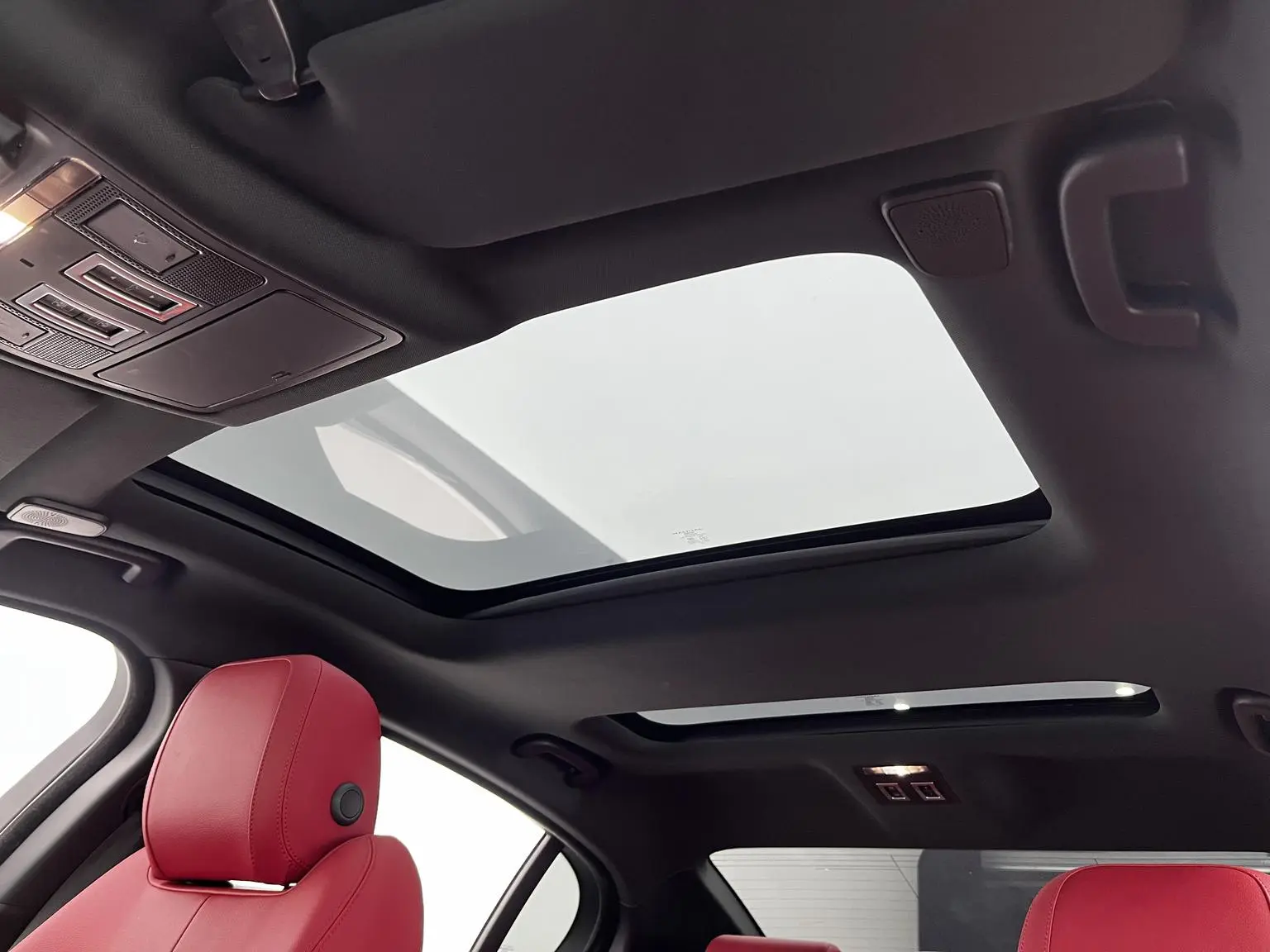 Jaguar XEL 2023 2.0T 250PS R-DYNAMIC S Progressive Sport