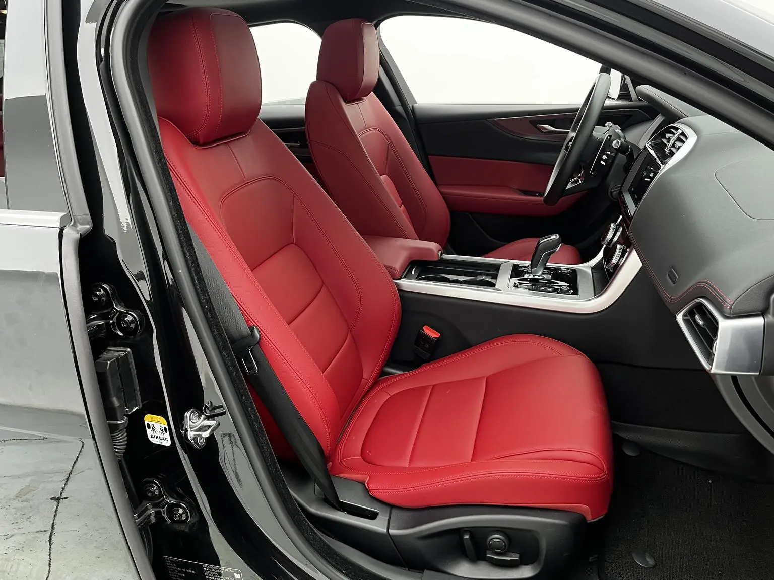 Jaguar XEL 2023 2.0T 250PS R-DYNAMIC S Progressive Sport