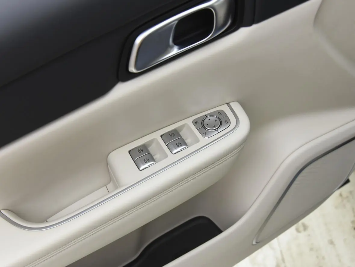 Li Auto ONE 2021 EREV 6 seat