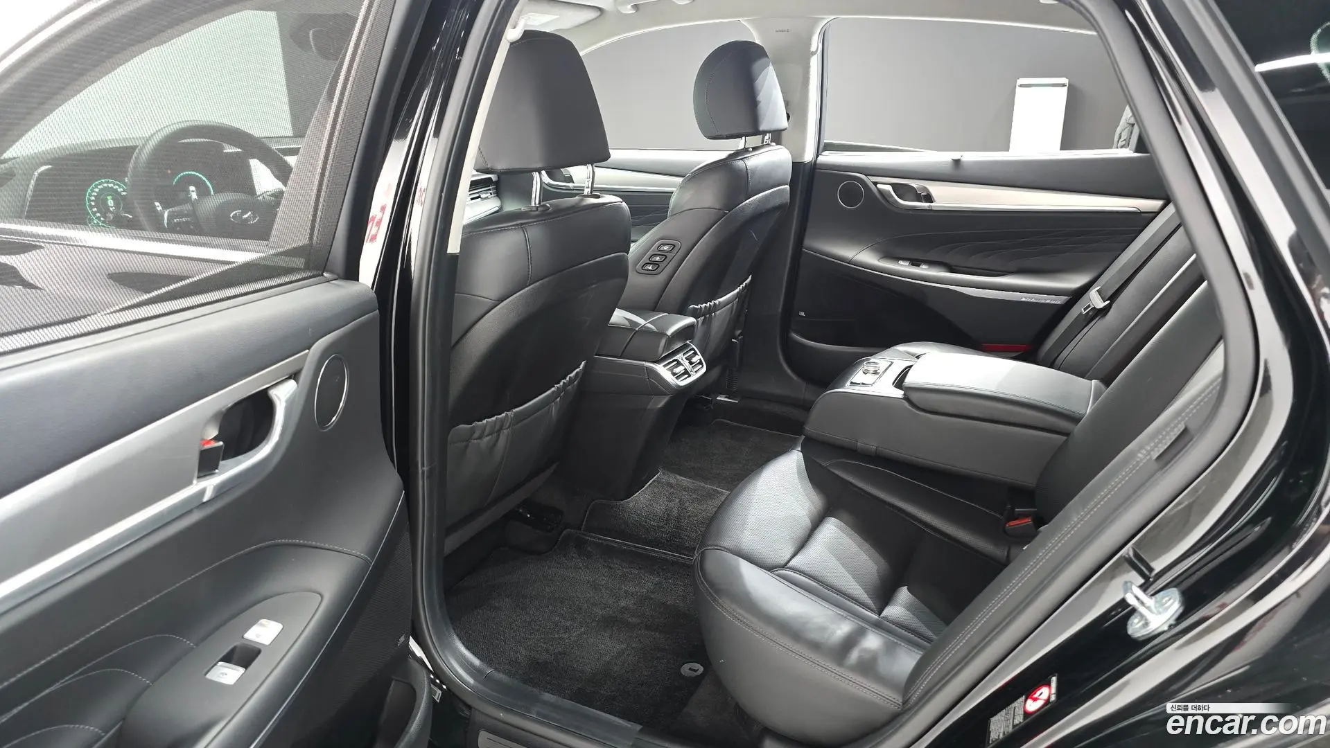 Hyundai Grandeur Calligraphy