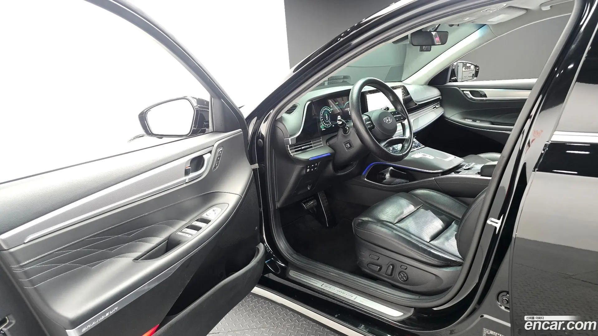 Hyundai Grandeur Calligraphy
