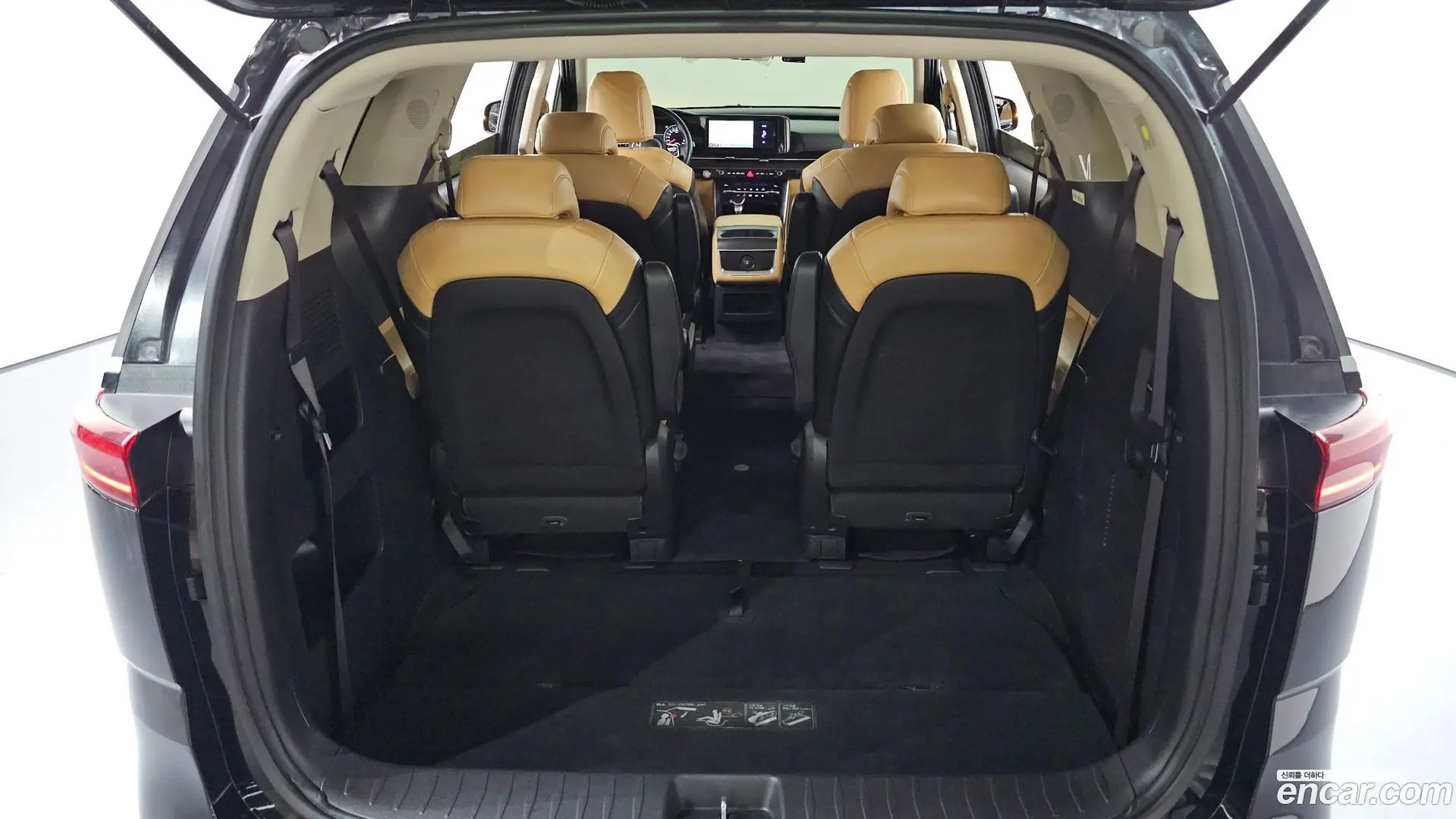 Kia Canival Gasoline 9-Seater Prestige 2020