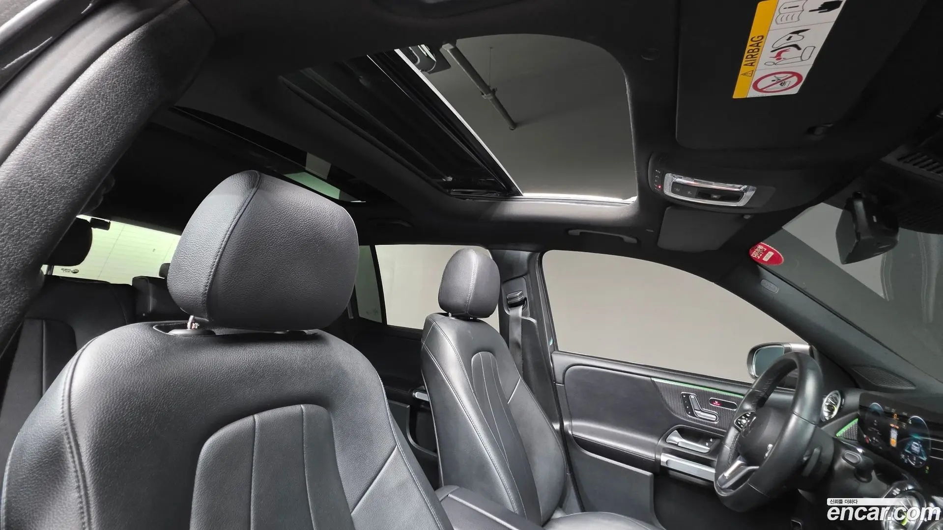 Mercedes-Benz GLB-Class GLB220 2019
