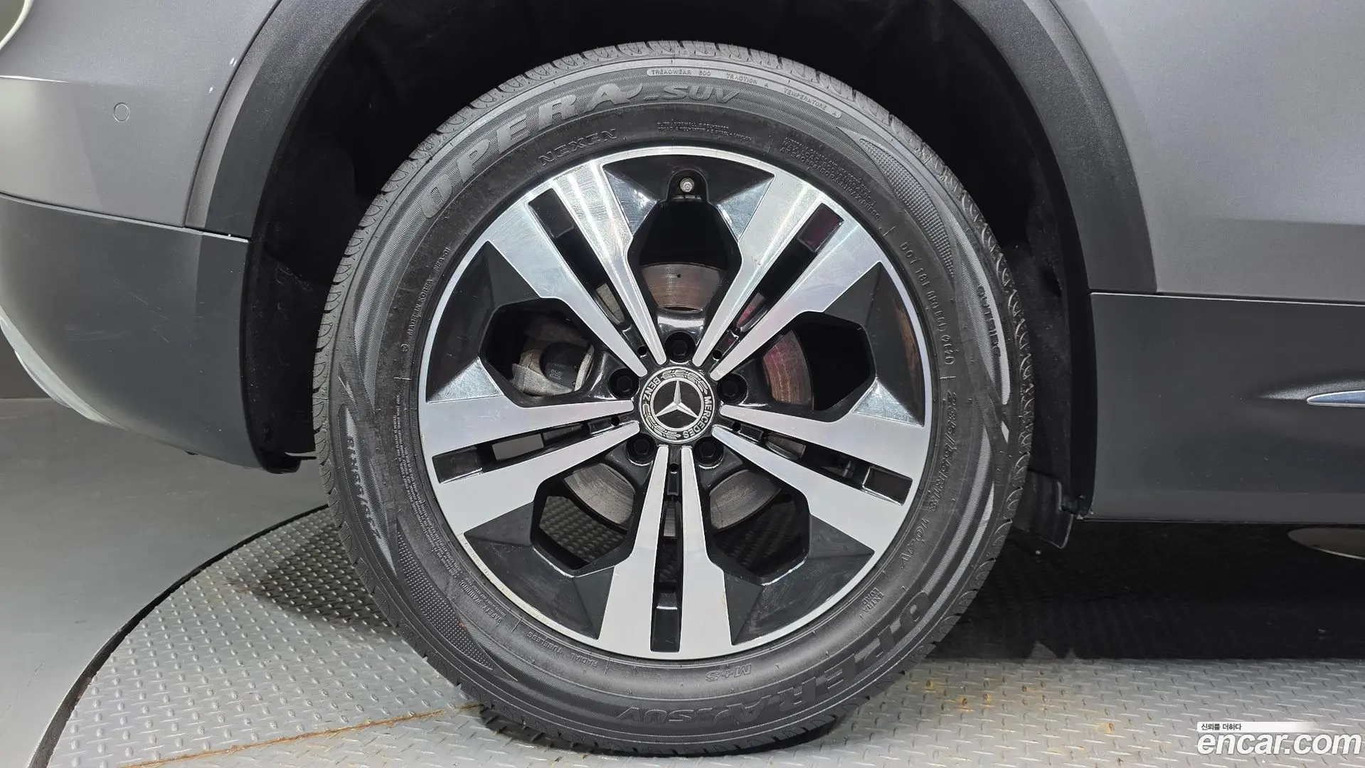 Mercedes-Benz GLB-Class GLB220 2019