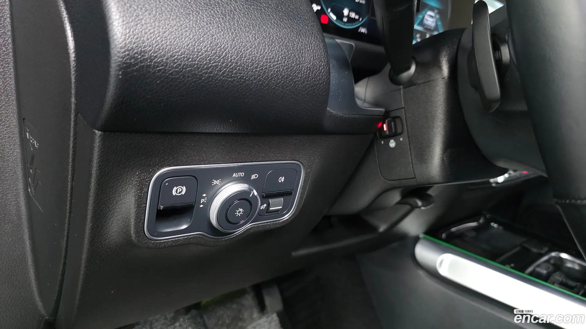 Mercedes-Benz GLB-Class GLB220 2019