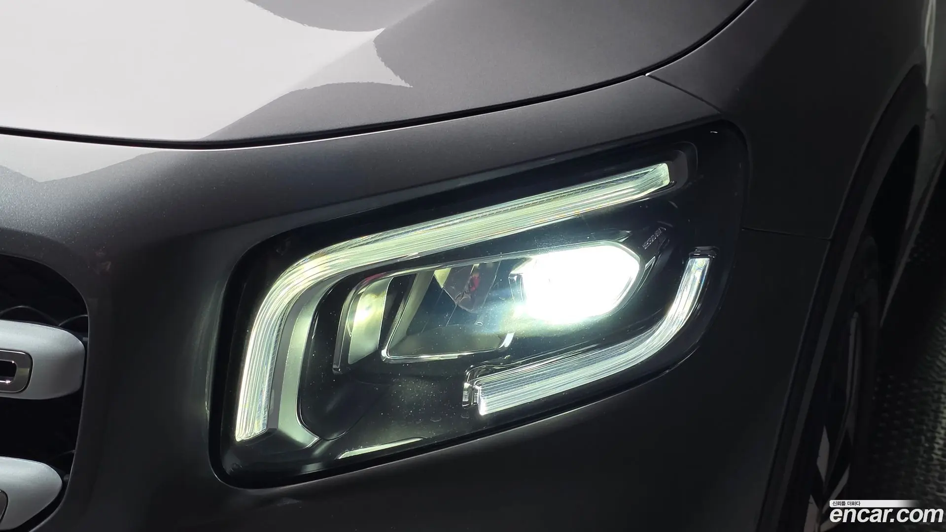 Mercedes-Benz GLB-Class GLB220 2019