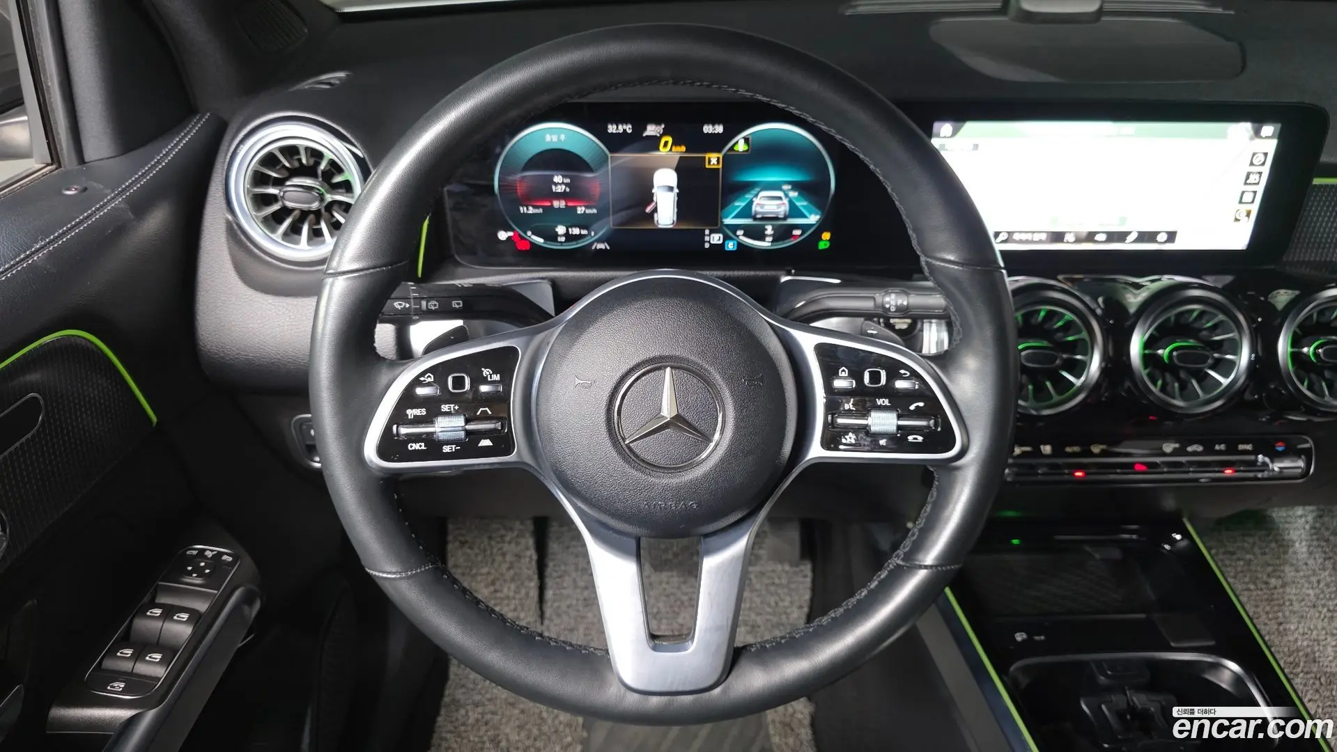 Mercedes-Benz GLB-Class GLB220 2019