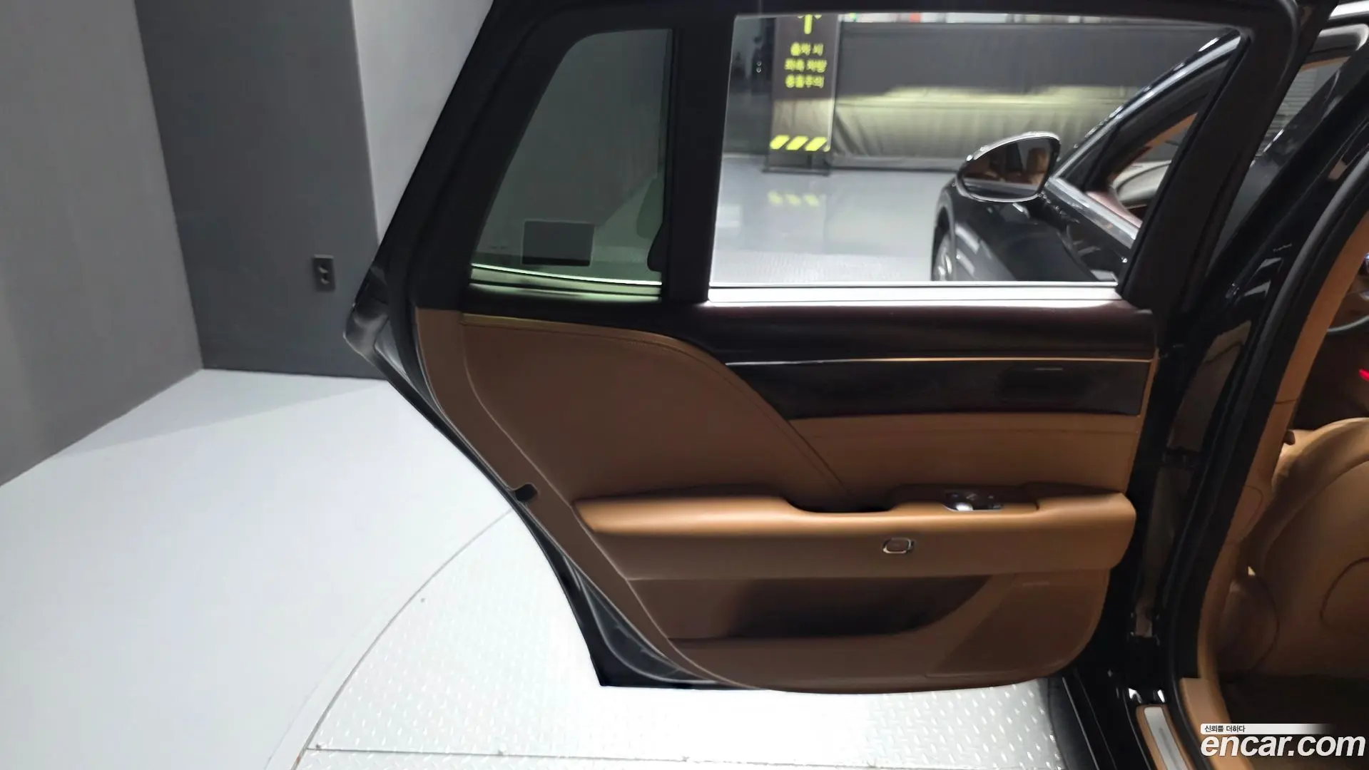 Genesis G90 Gasoline 3.5 Turbo AWD 2021