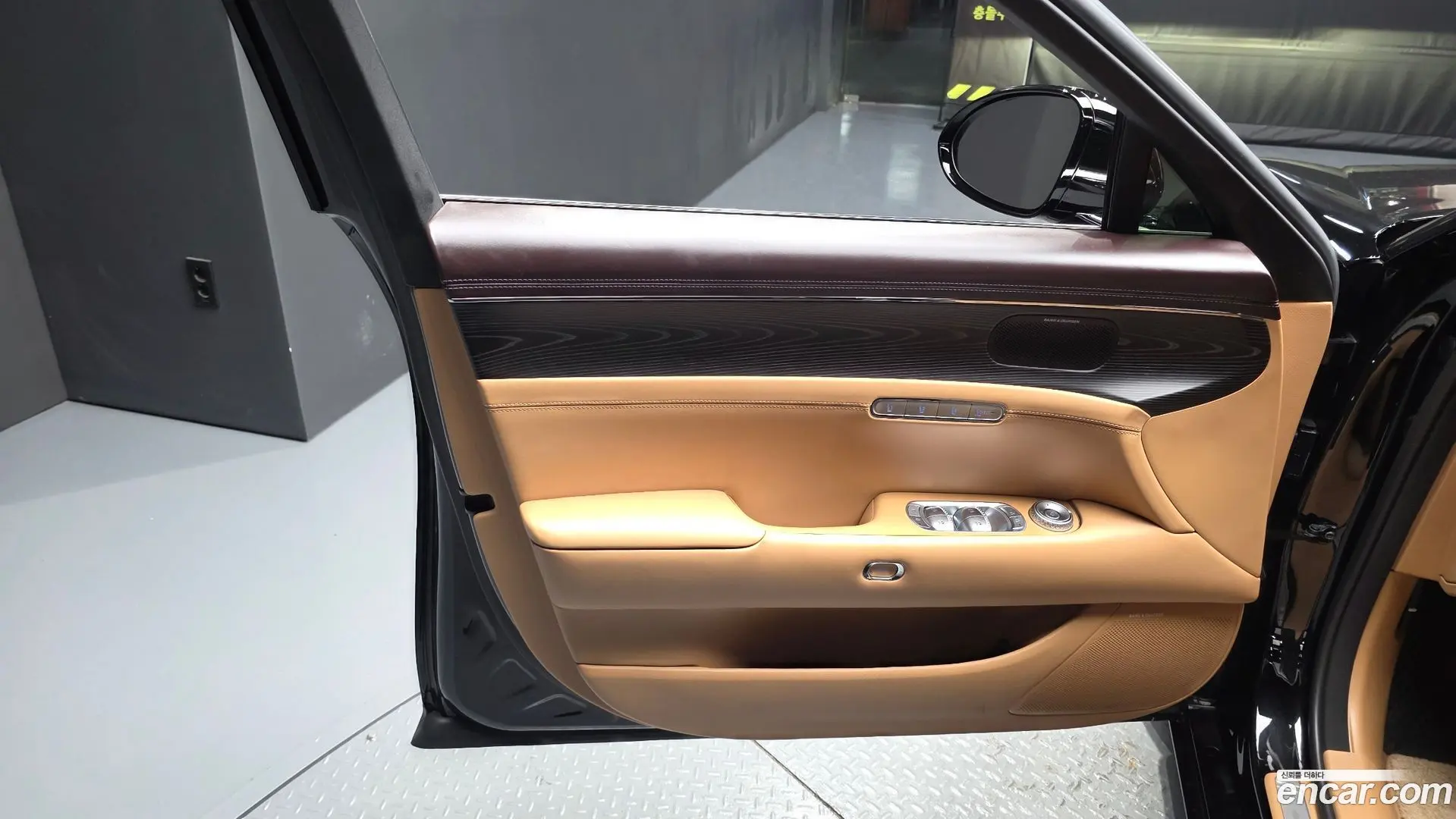 Genesis G90 Gasoline 3.5 Turbo AWD 2021