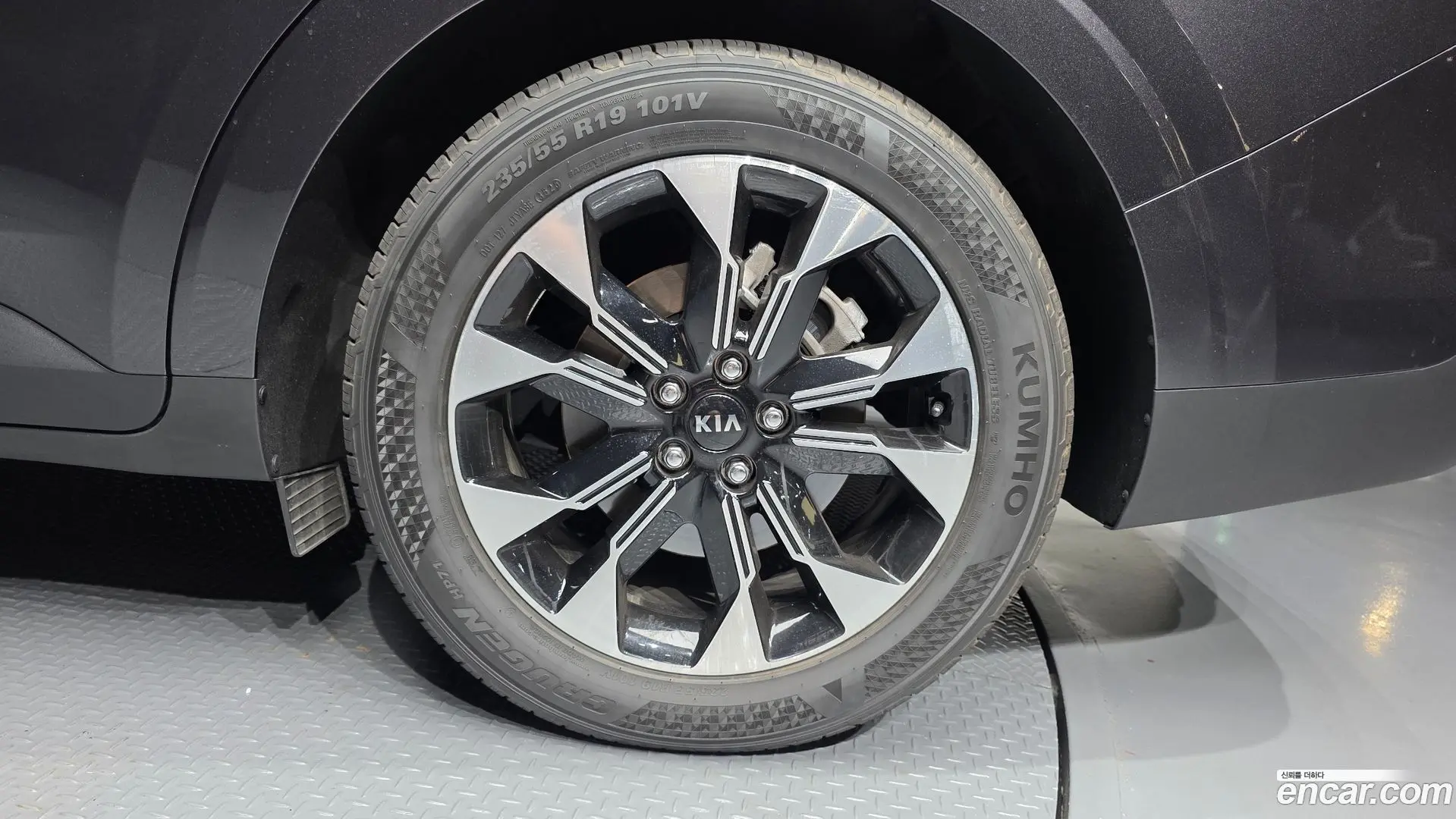 Kia Canival Gasoline 9-Seater Signature 2020