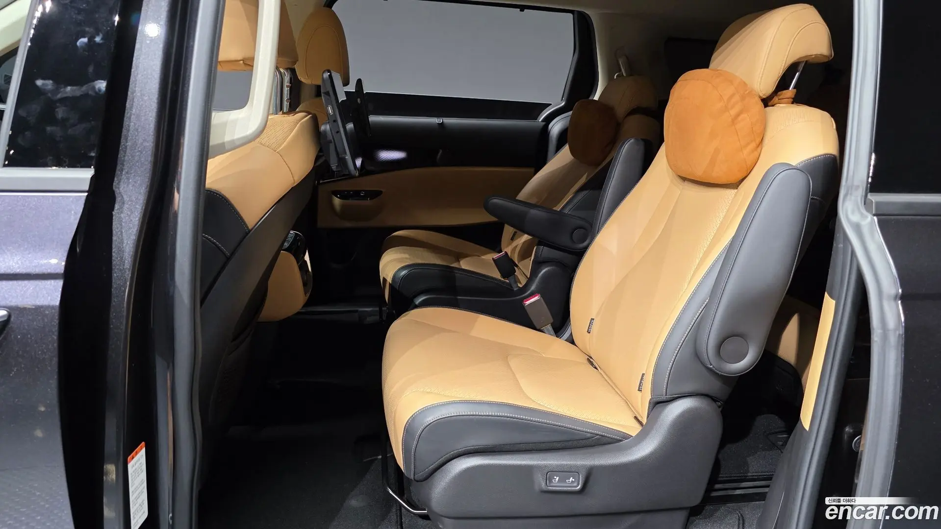 Kia Canival Gasoline 9-Seater Signature 2020