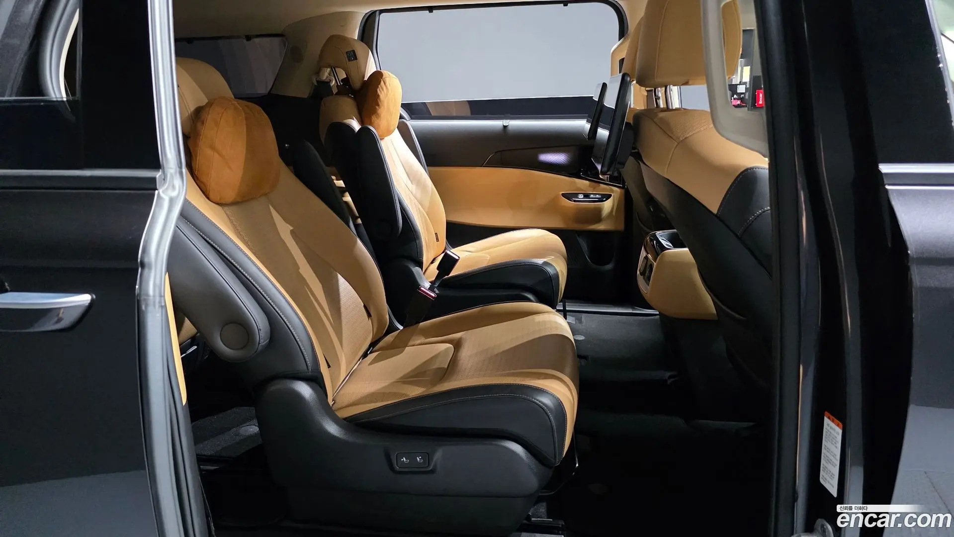 Kia Canival Gasoline 9-Seater Signature 2020