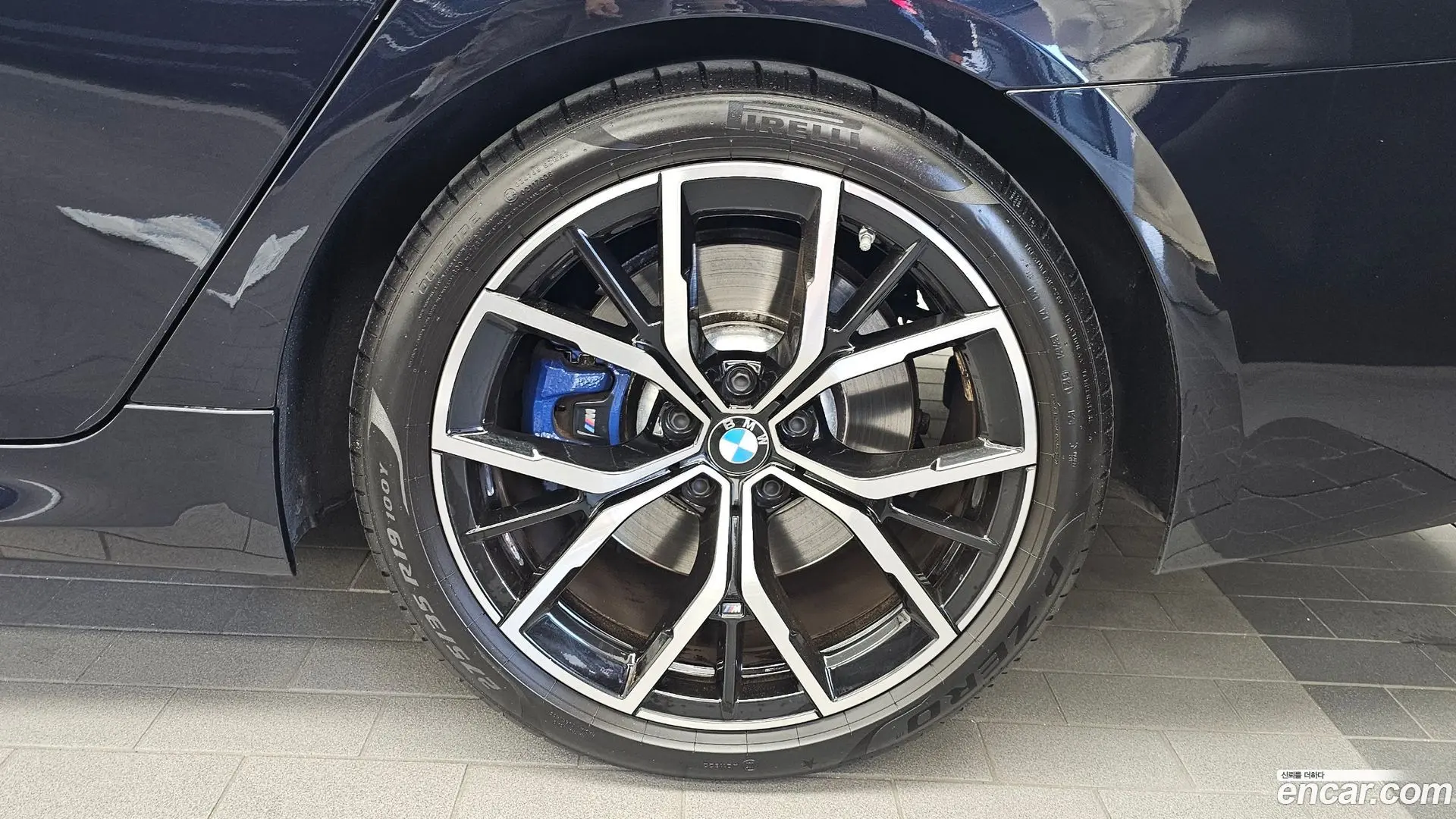 BMW 5-Series 530i M Sport Package 2020