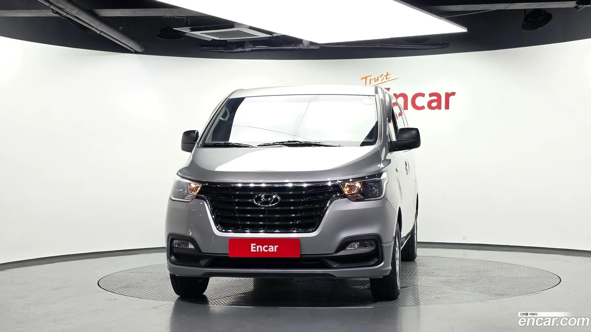 Hyundai Starex Van 3-Seater