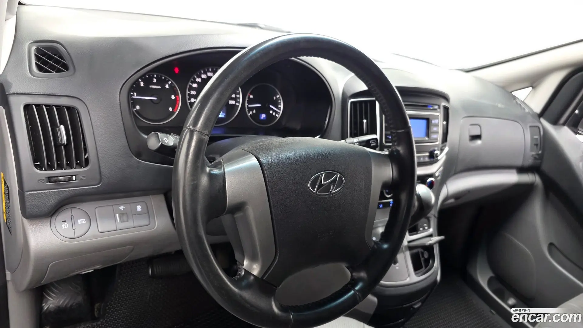 Hyundai Starex Van 3-Seater