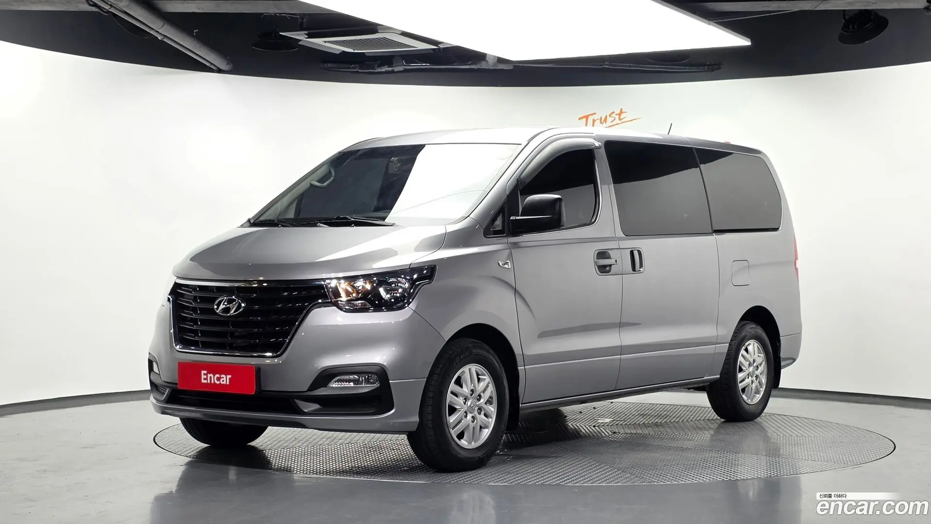 Hyundai Starex Van 3-Seater