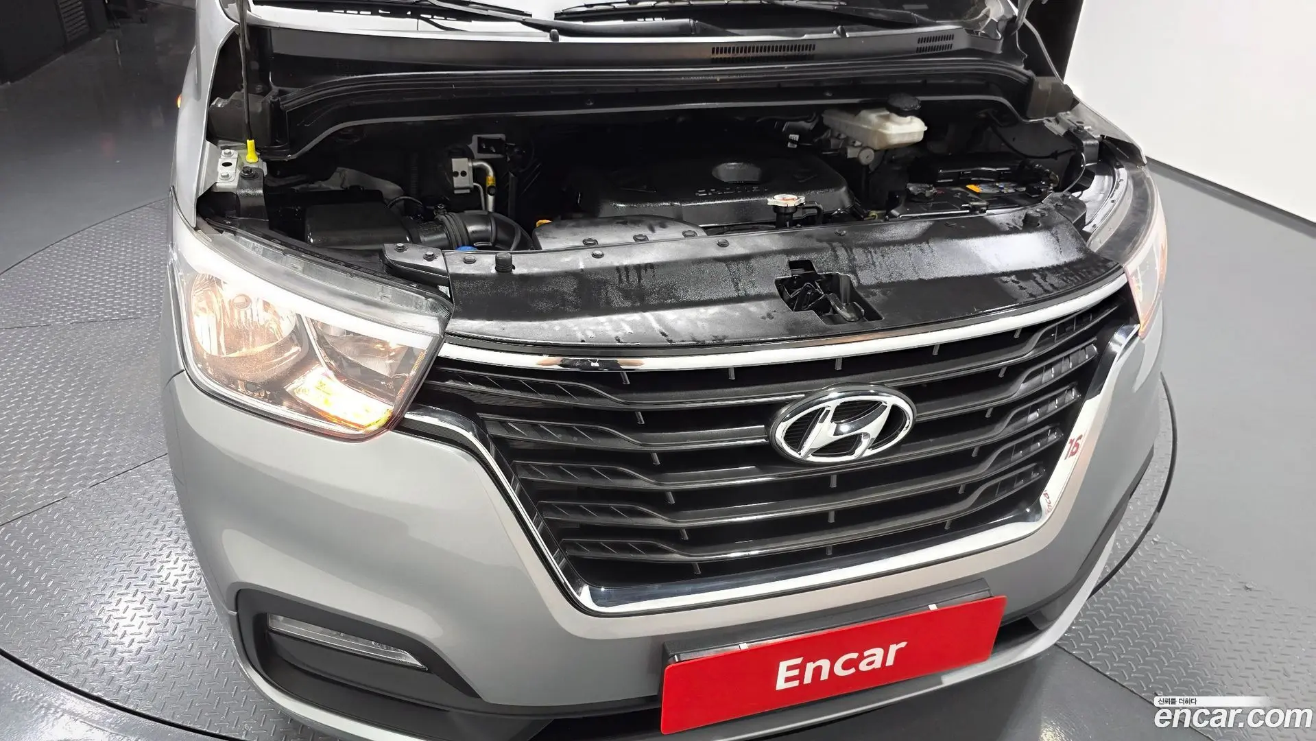 Hyundai Starex Van 3-Seater