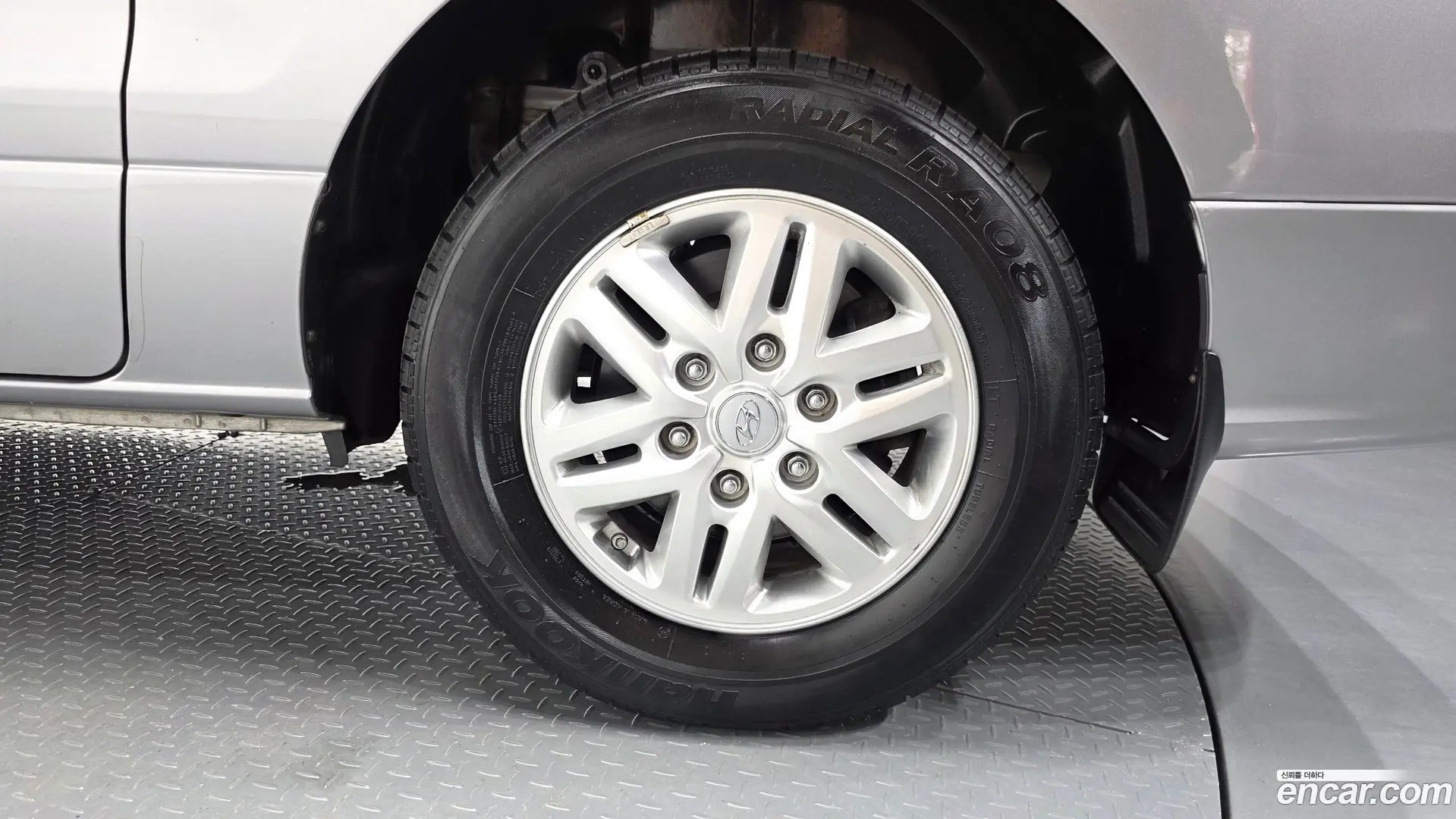 Hyundai Starex Van 3-Seater