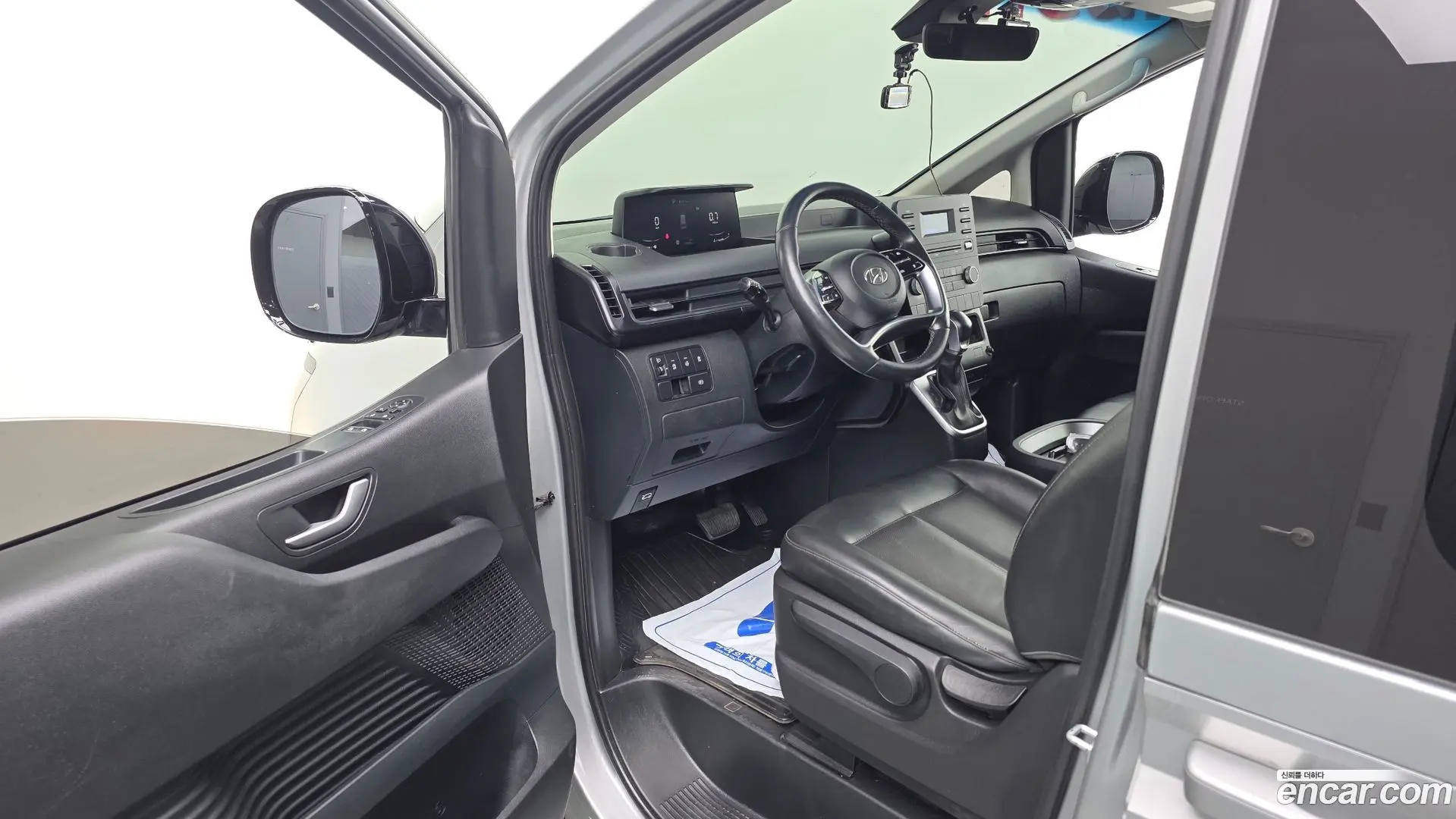 Hyundai Staria Cargo 5-Seater 2021