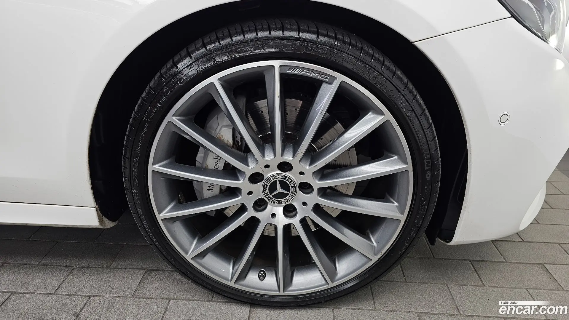 Mercedes-Benz E-Class E350 4MATIC AMG Line