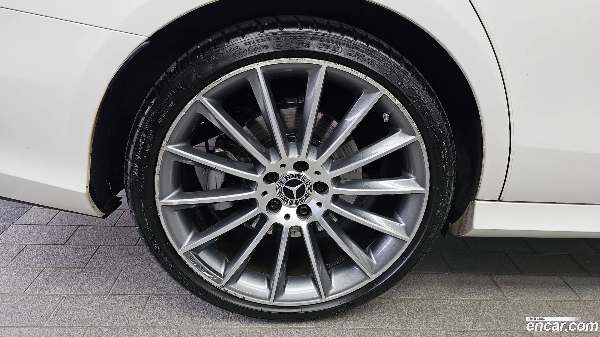 Mercedes-Benz E-Class E350 4MATIC AMG Line