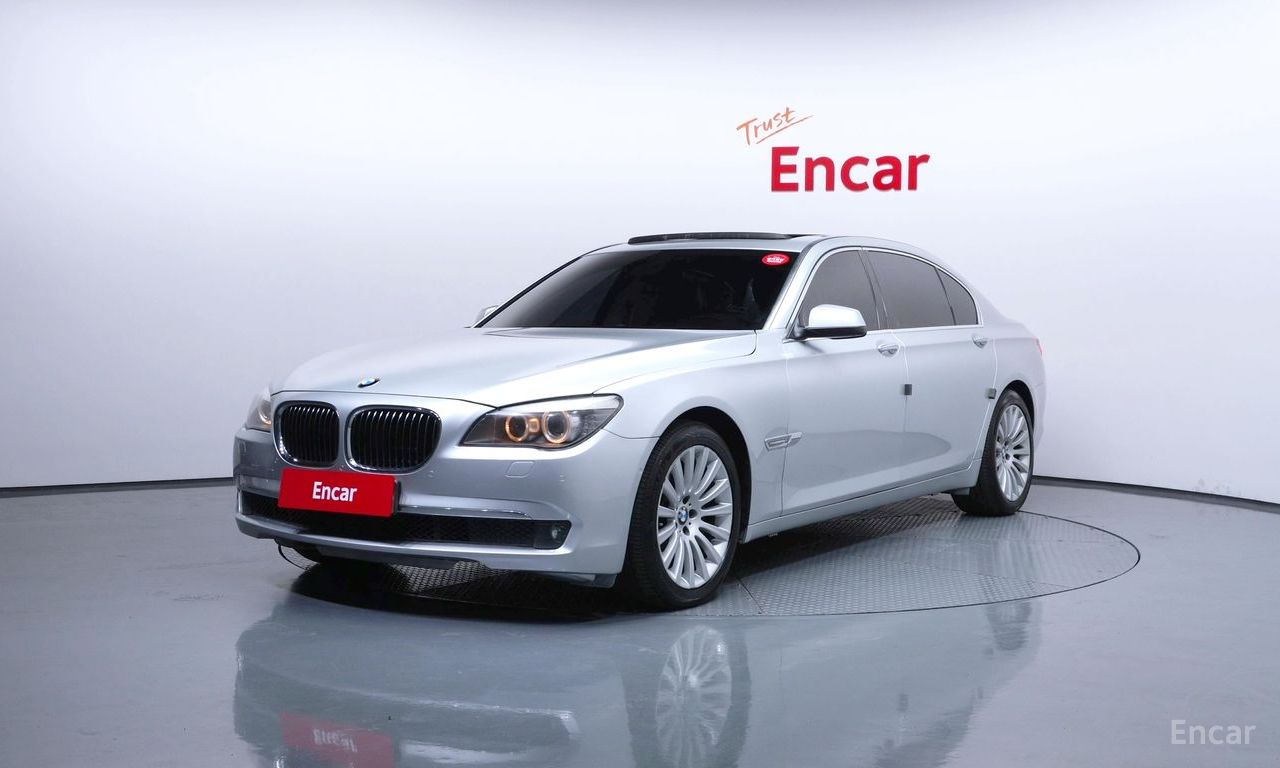 BMW 7 Series (F01) 740Li 2010