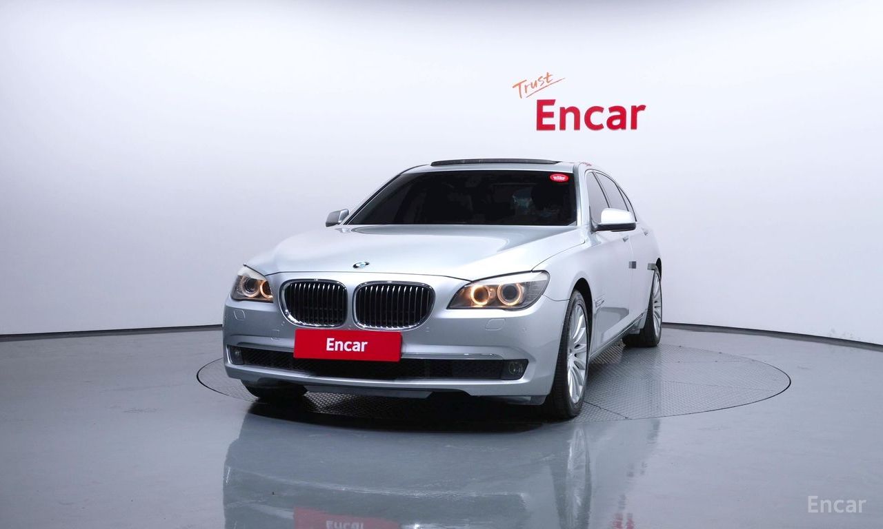 BMW 7 Series (F01) 740Li 2010