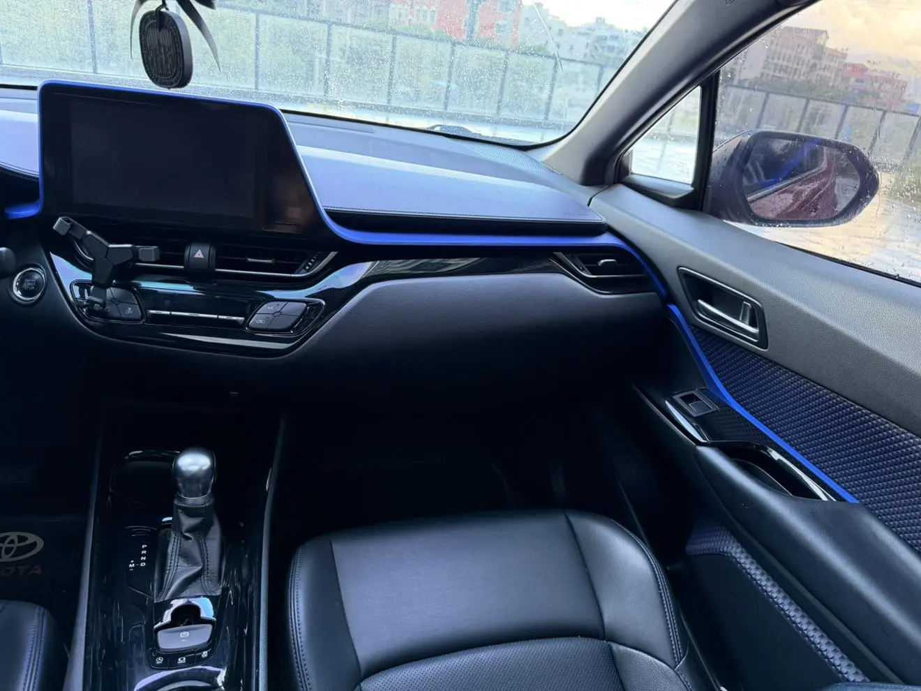 Toyota C-HR 2020 2.0L Leading