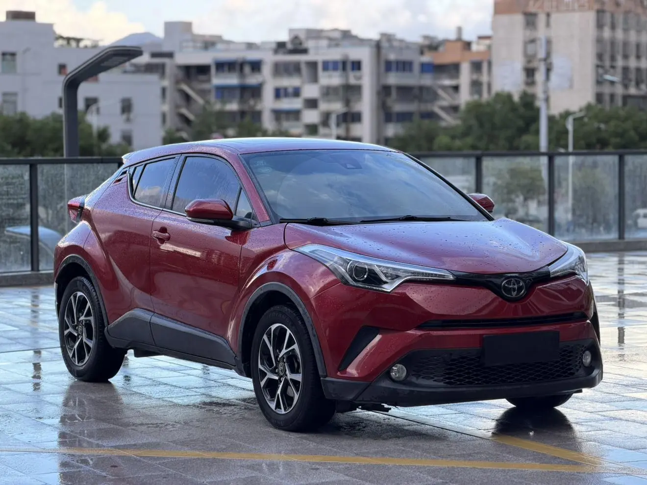 Toyota C-HR 2020 2.0L Leading
