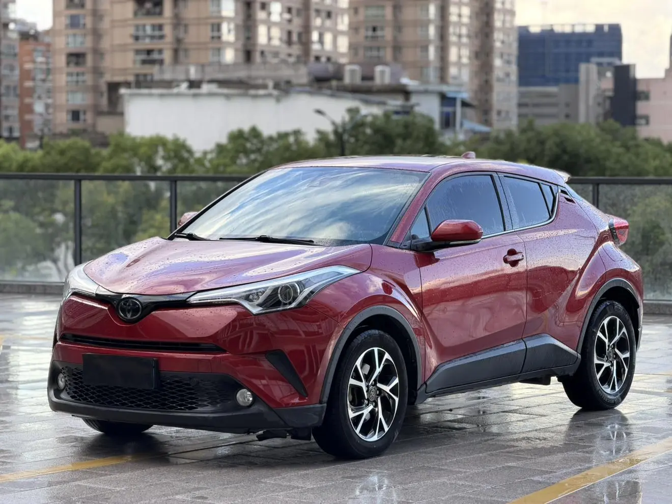 Toyota C-HR 2020 2.0L Leading