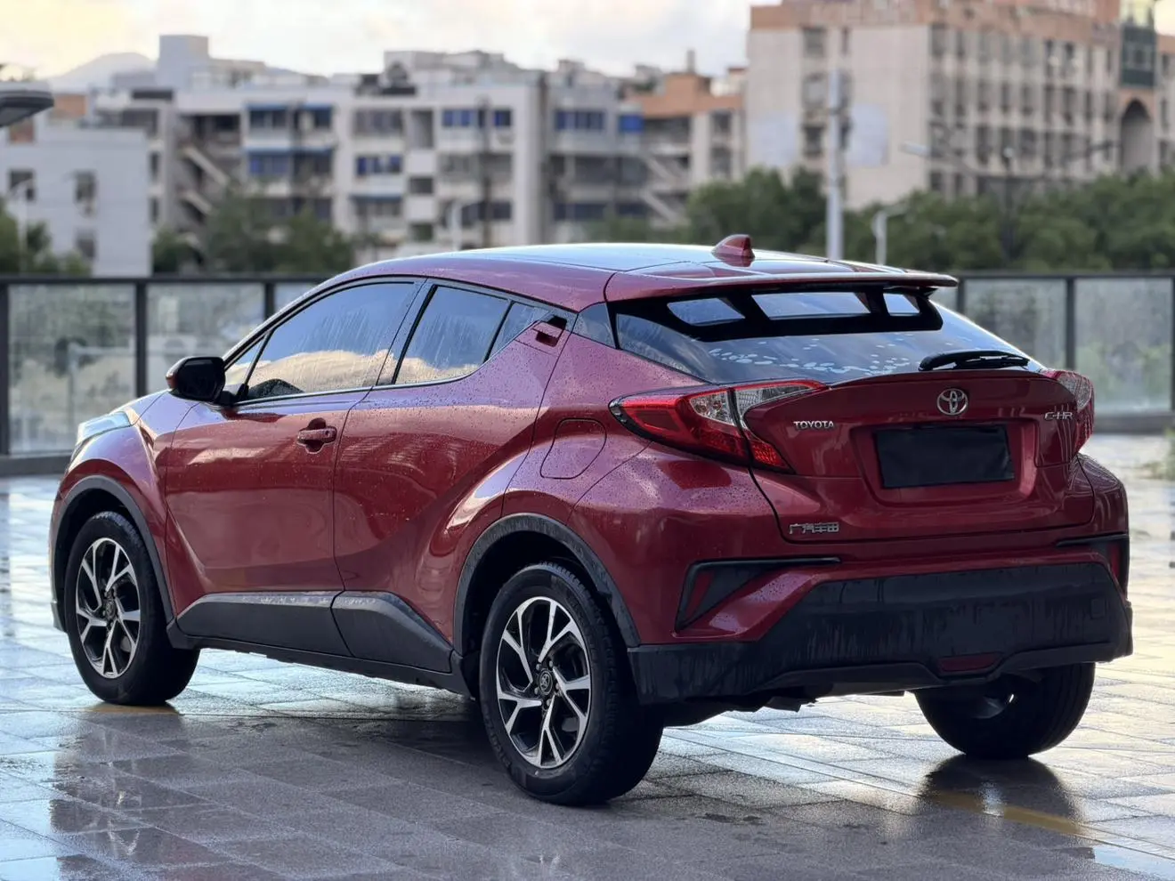 Toyota C-HR 2020 2.0L Leading