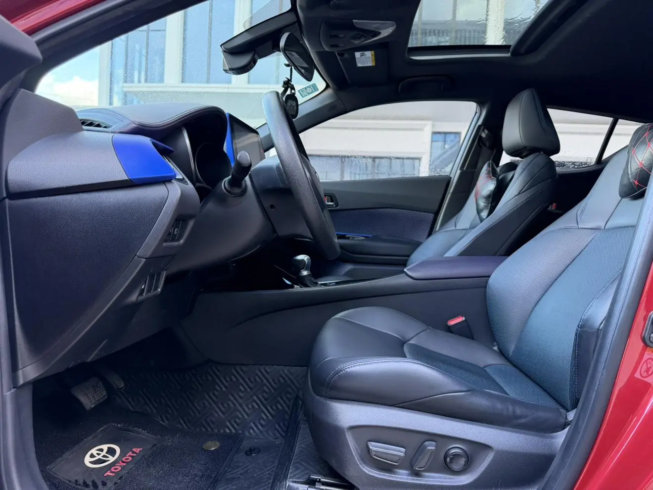 Toyota C-HR 2020 2.0L Leading
