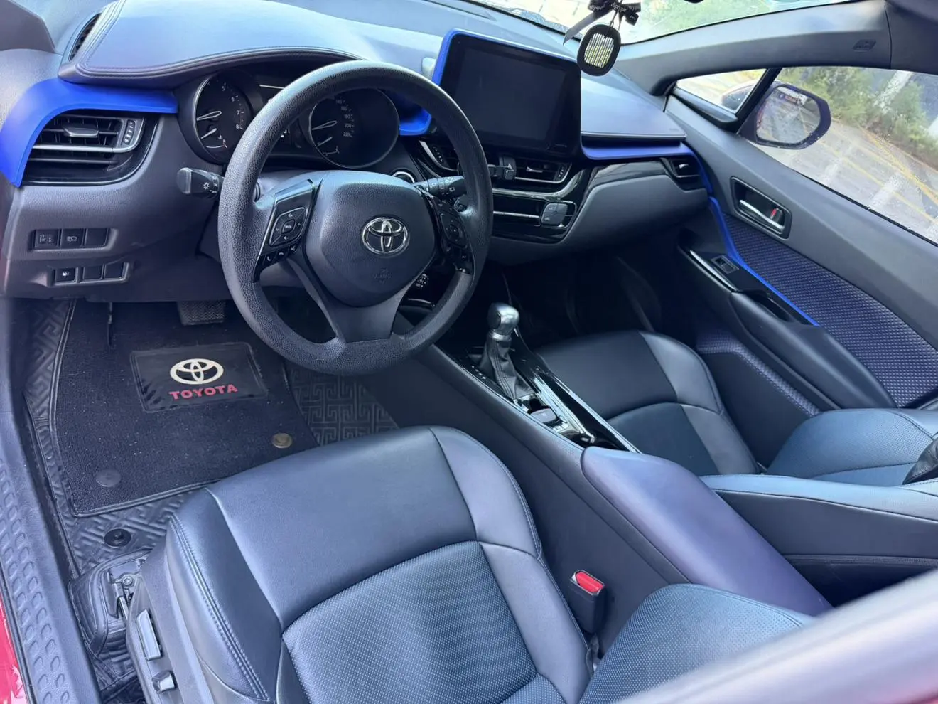 Toyota C-HR 2020 2.0L Leading