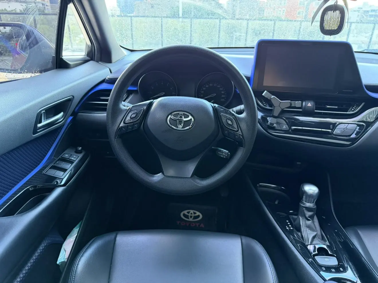Toyota C-HR 2020 2.0L Leading