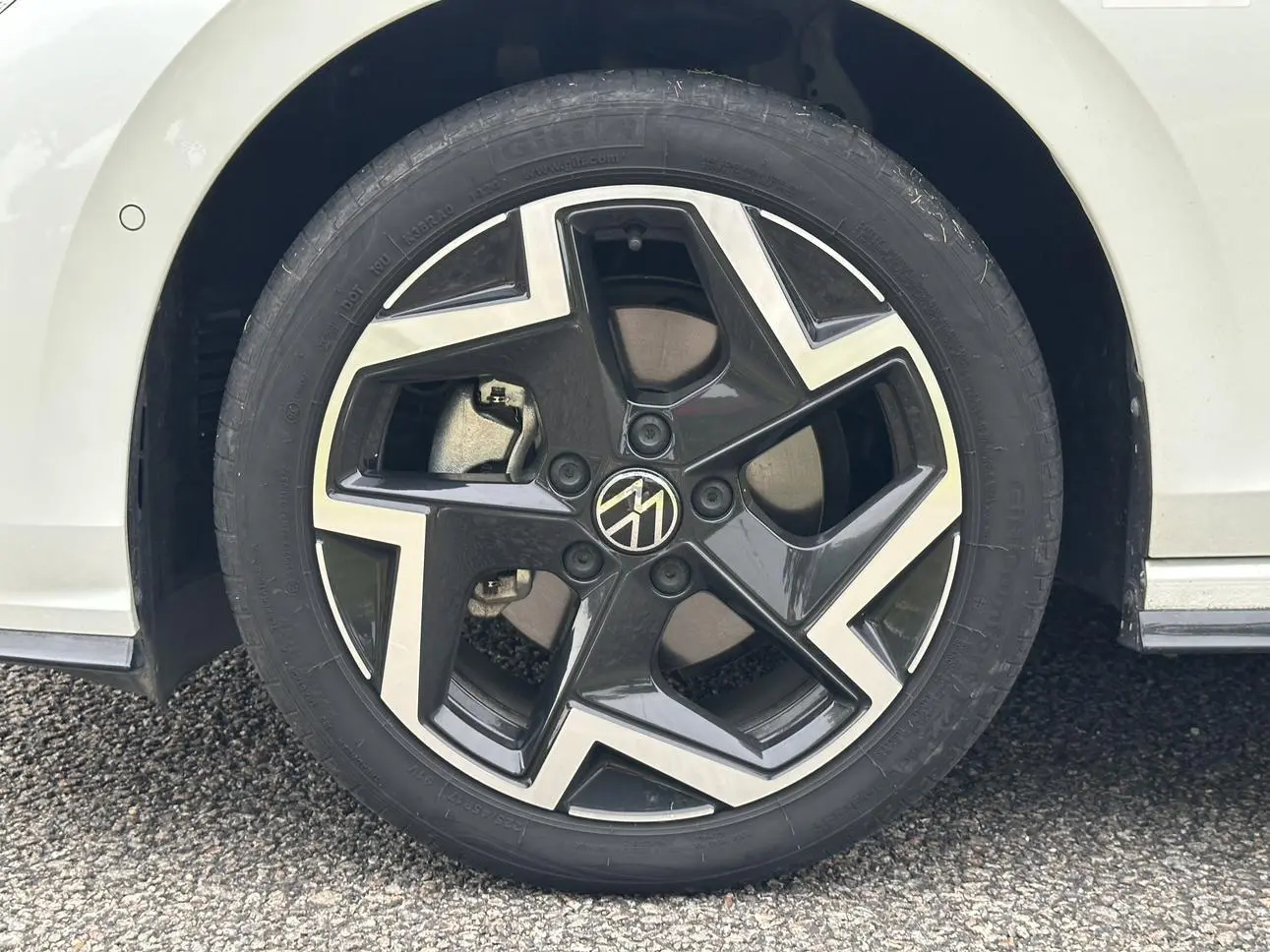 Volkswagen Golf 2025 300TSI R-Line