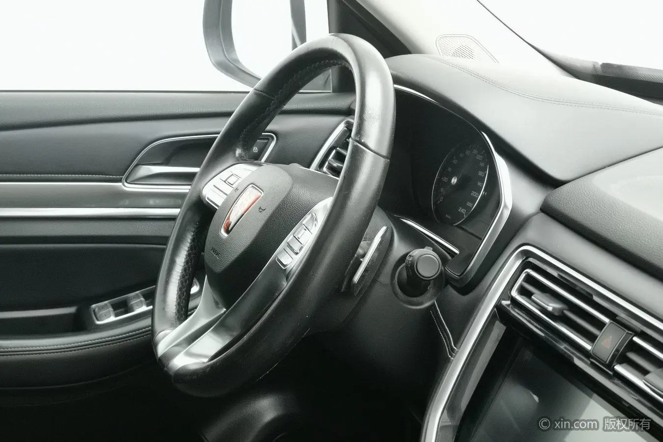 Roewe RX8 2019 30T 2WD Flagship