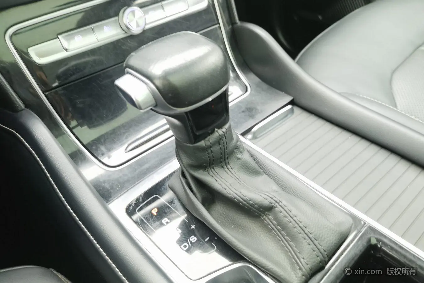 Roewe RX8 2019 30T 2WD Flagship