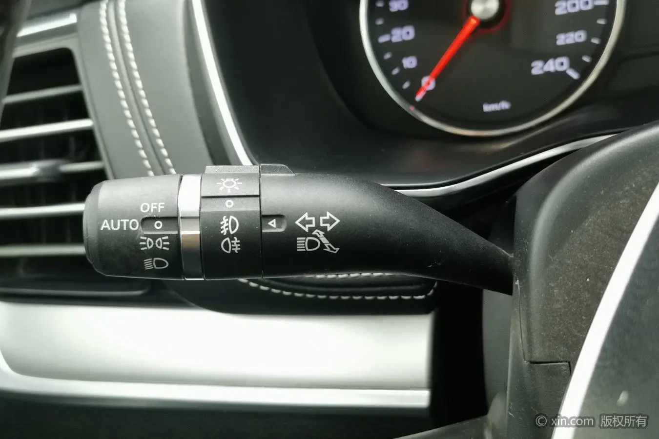 Roewe RX8 2019 30T 2WD Flagship