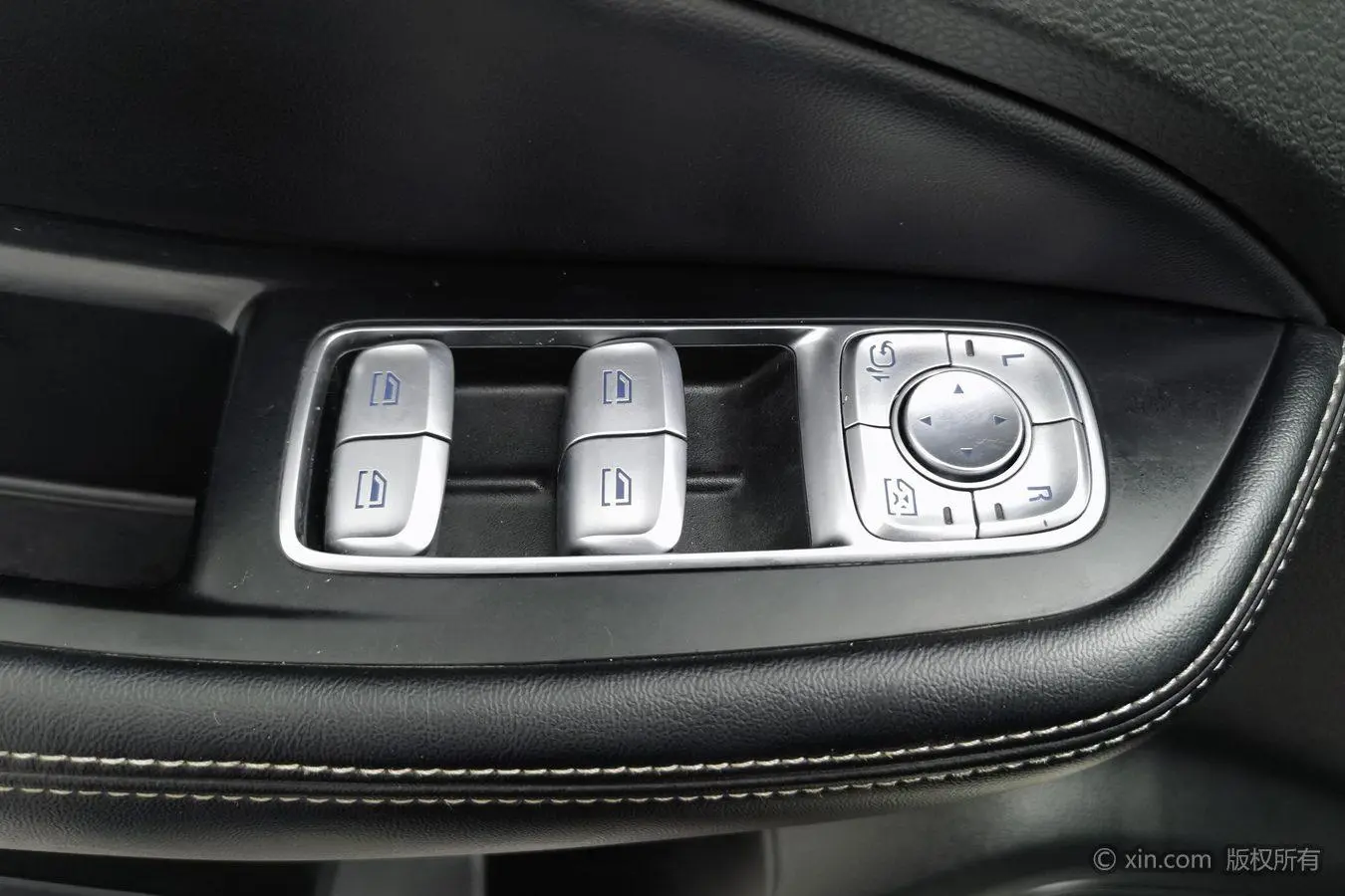 Roewe RX8 2019 30T 2WD Flagship