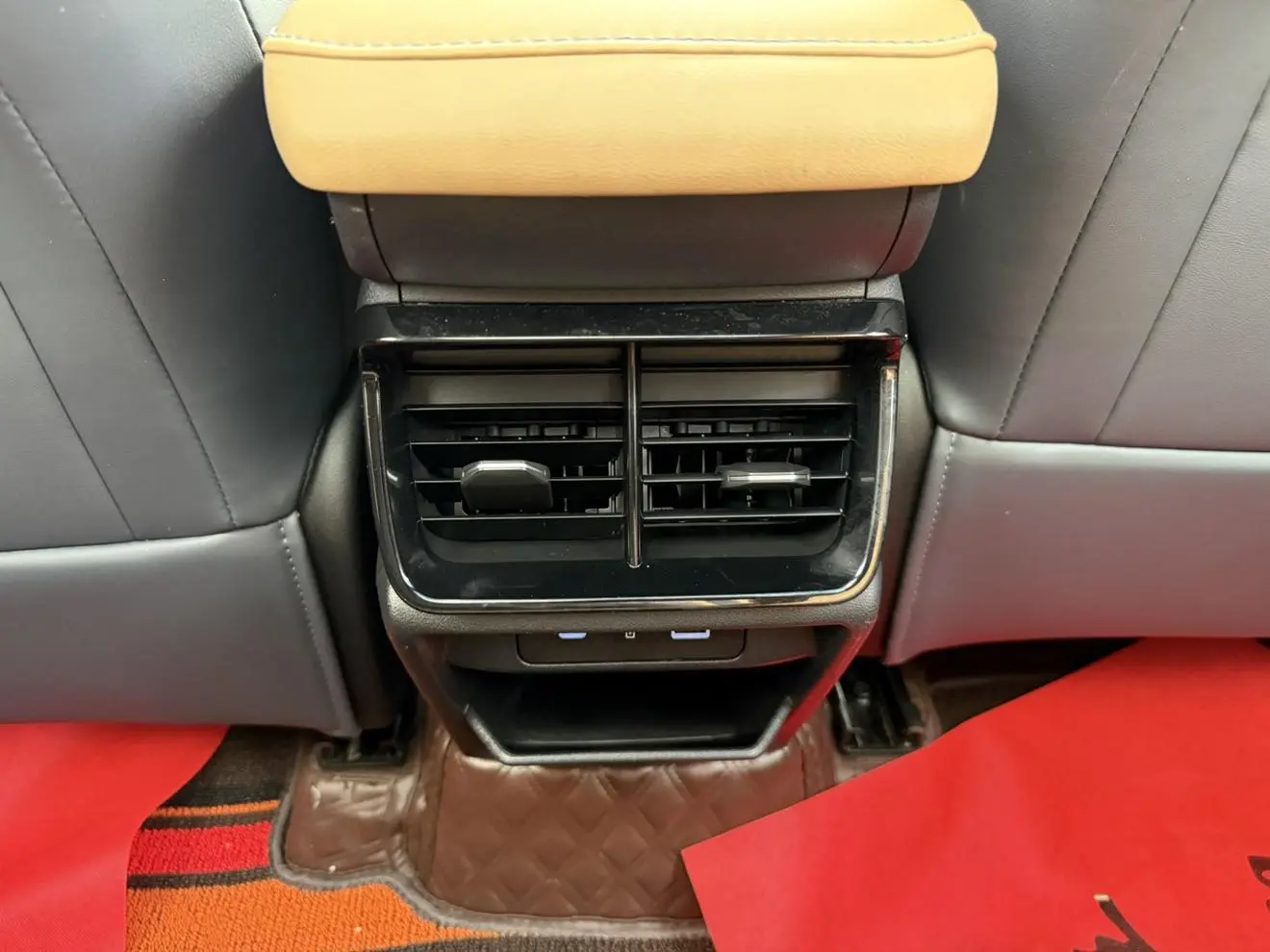 Geely Boyue L 2023 1.5TD DCT Premium