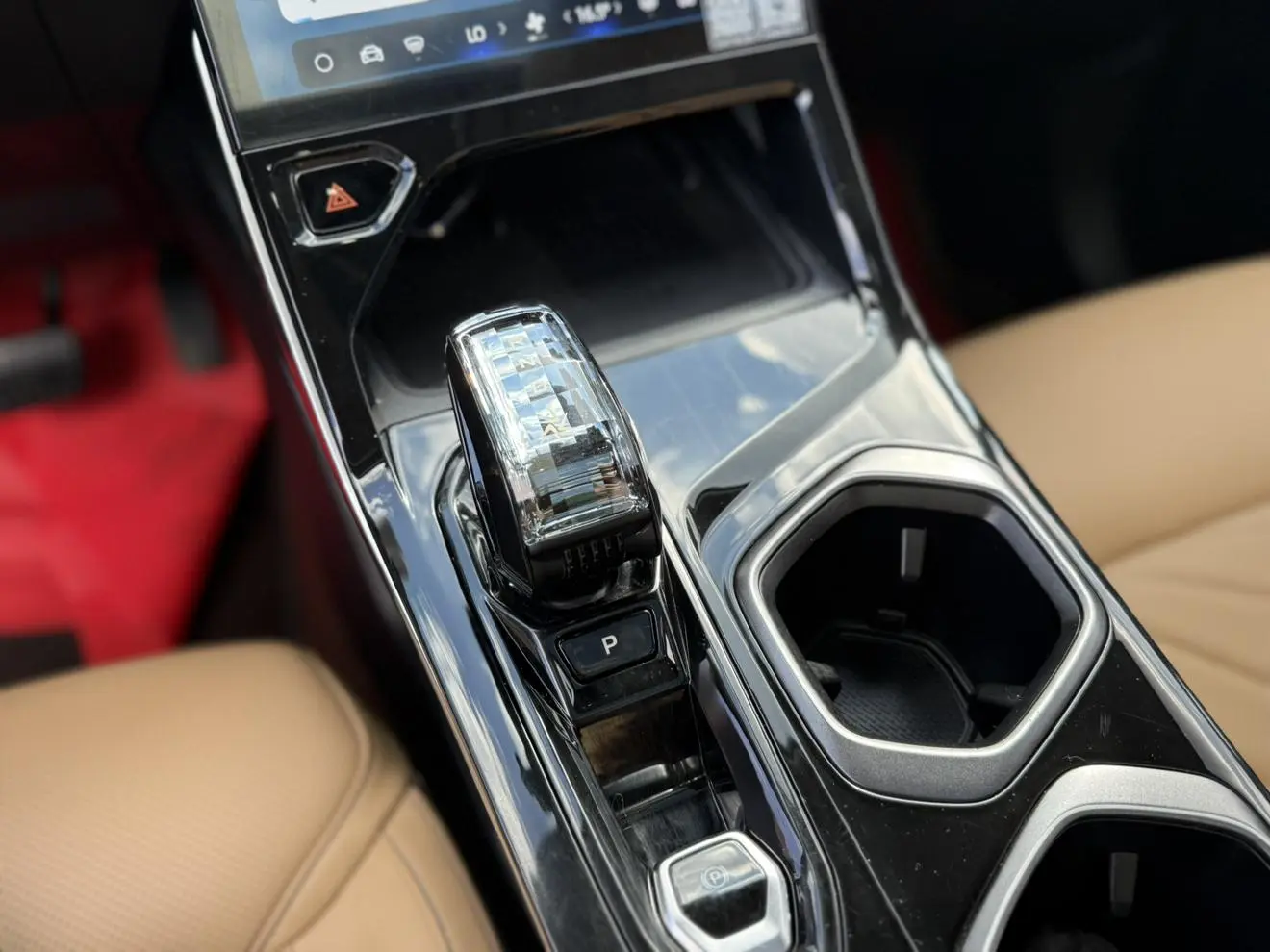 Geely Boyue L 2023 1.5TD DCT Premium