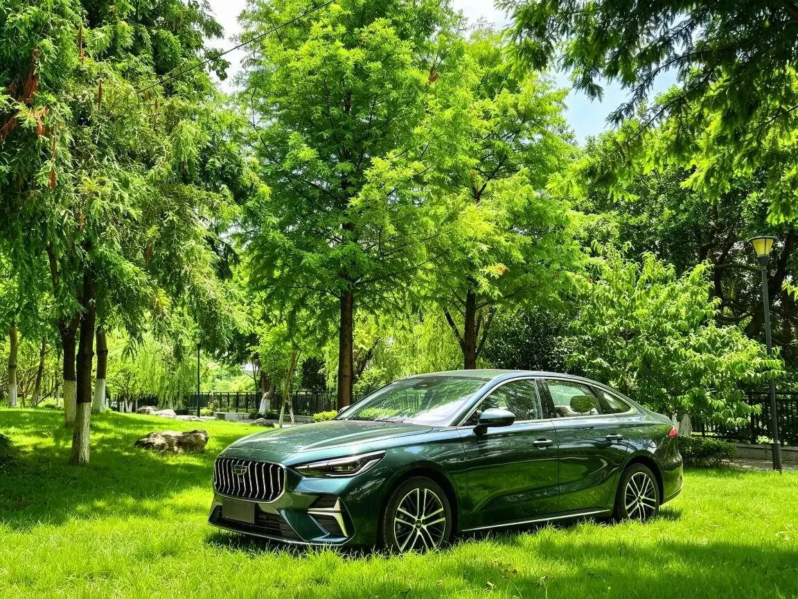 Geely Emgrand 2026 5 1.5T DCT Flagship