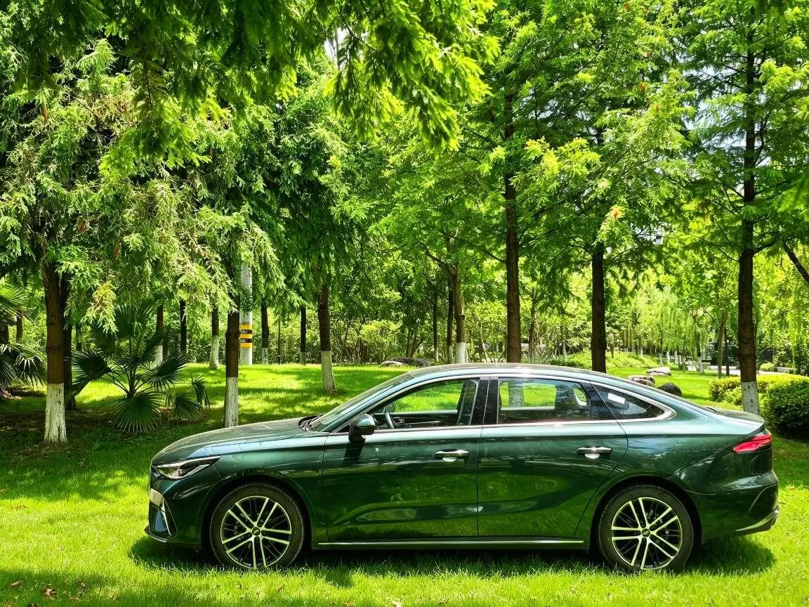Geely Emgrand 2026 5 1.5T DCT Flagship