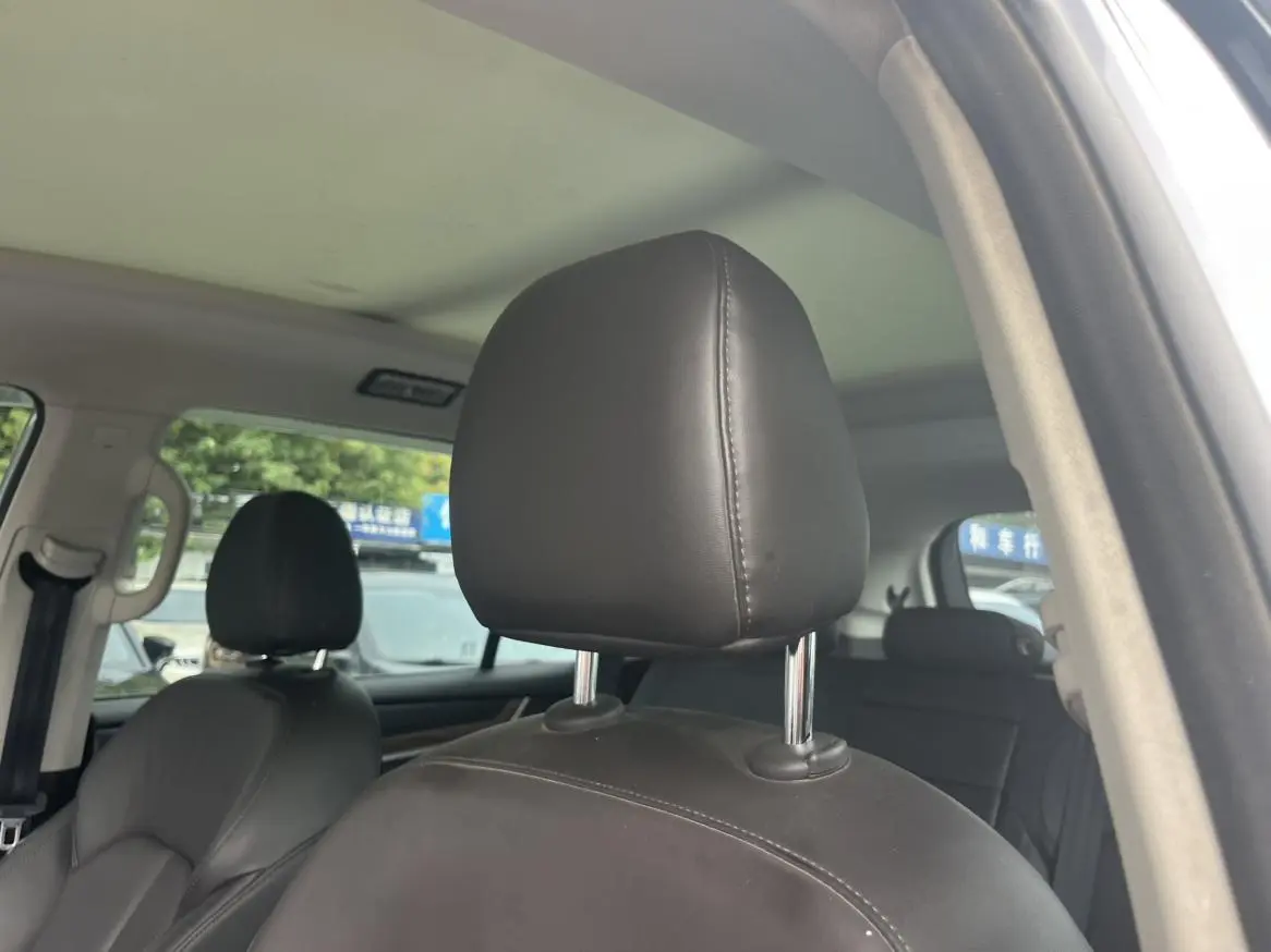 Roewe RX8 2018 30T Smart Connected 4WD Flagship