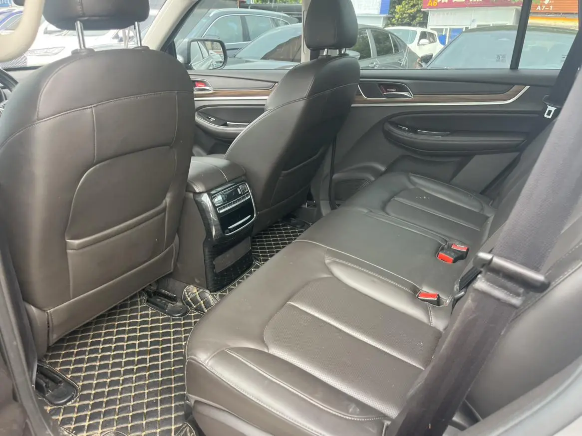 Roewe RX8 2018 30T Smart Connected 4WD Flagship