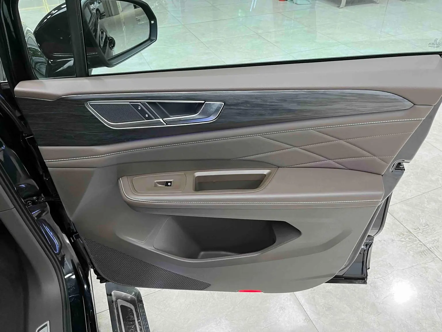 Volkswagen Viloran 2024 380TSI Premium