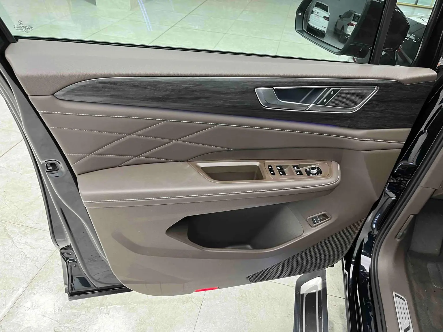 Volkswagen Viloran 2024 380TSI Premium