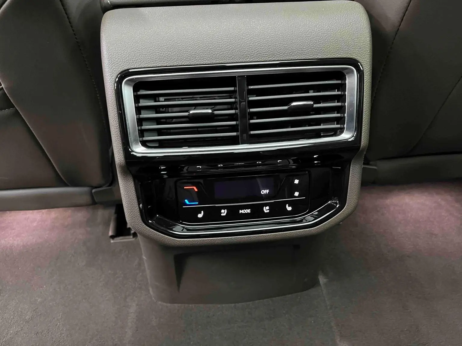 Volkswagen Viloran 2024 380TSI Premium